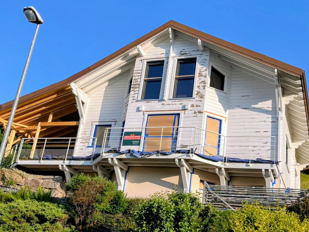 chalet rénové par ponçage